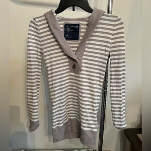 American Eagle Hoodie Gray and White Stiped Long Sleeve Waffle Top Sweater